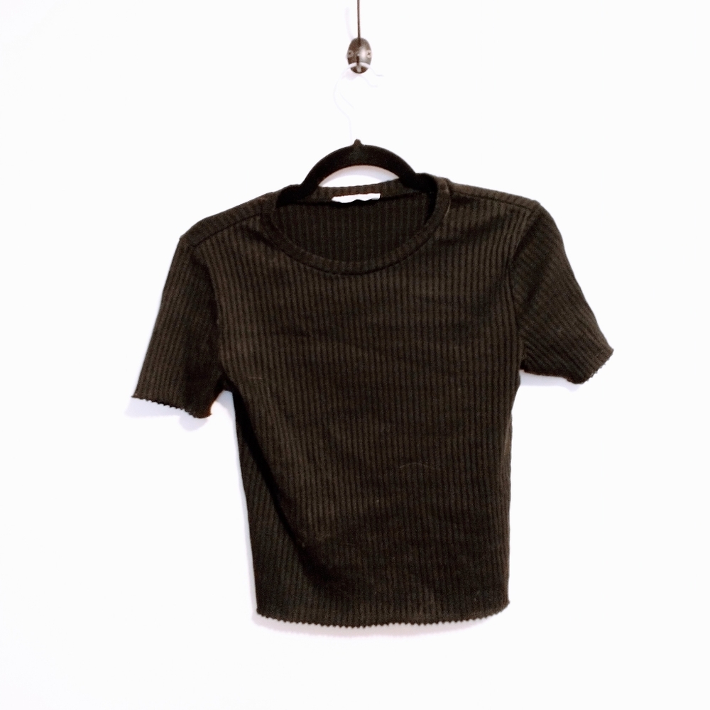 Zara ribbed black shirt sleeve scoop neckline top with a braided, eyelet kind of